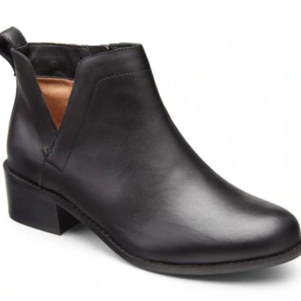 Vionic Hope Clara Black Leather Women's Boots